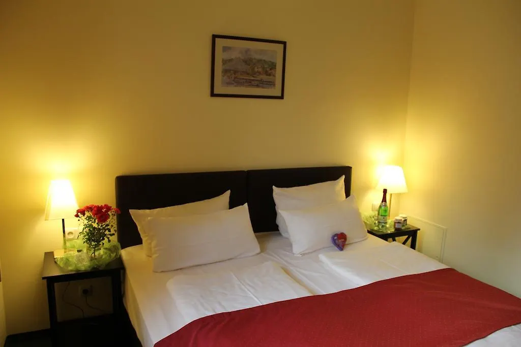 Landhotel Dresden Hotel